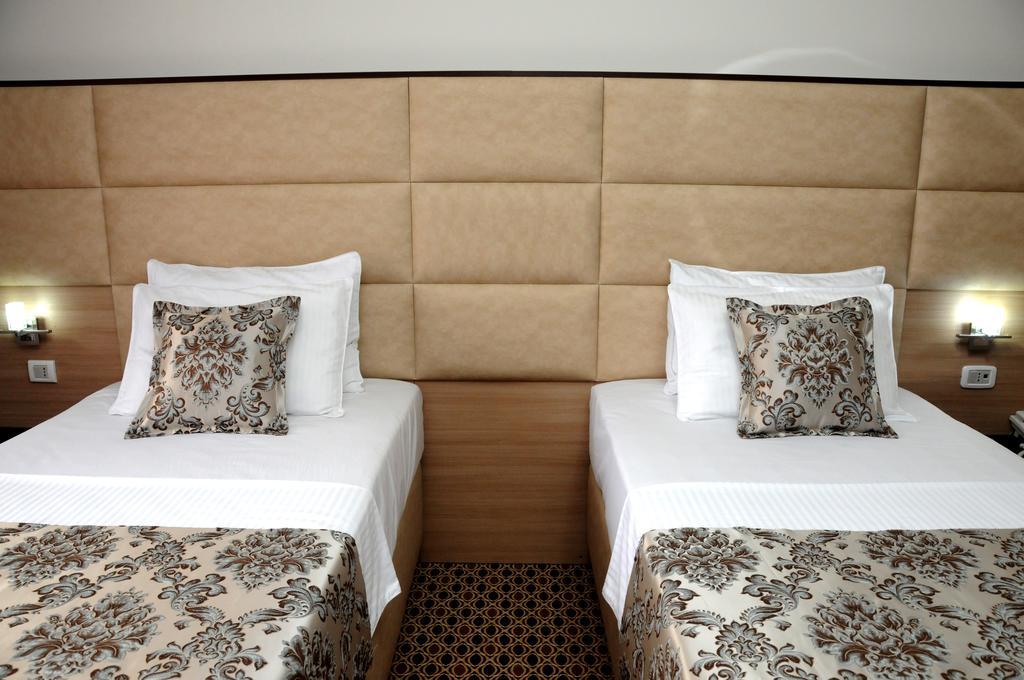 אולסינץ' Hotel Lion מראה חיצוני תמונה